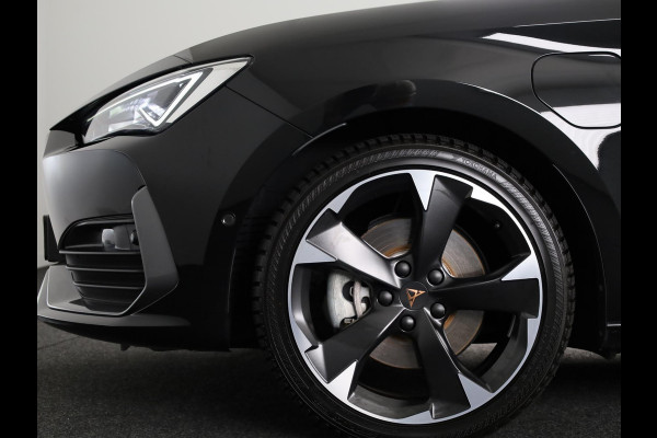 CUPRA Leon Sportstourer 1.4 TSI eHybrid PHEV FR Business Intense 204 pk Automaat | Navigatie | Parkeersensoren (Park assist) | Achteruitrijcamera | Adaptieve cruise control | Stoelverwarming |