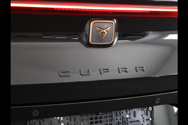 CUPRA Leon Sportstourer 1.4 TSI eHybrid PHEV FR Business Intense 204 pk Automaat | Navigatie | Parkeersensoren (Park assist) | Achteruitrijcamera | Adaptieve cruise control | Stoelverwarming |