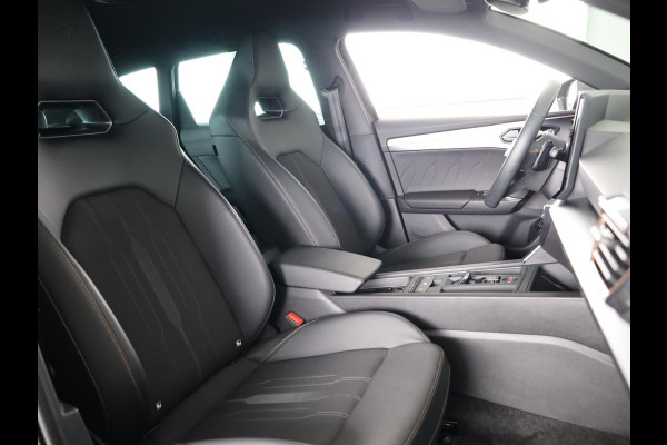 CUPRA Leon Sportstourer 1.4 TSI eHybrid PHEV FR Business Intense 204 pk Automaat | Navigatie | Parkeersensoren (Park assist) | Achteruitrijcamera | Adaptieve cruise control | Stoelverwarming |