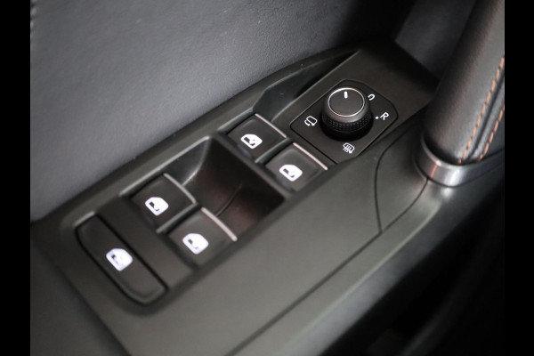 CUPRA Leon Sportstourer 1.4 TSI eHybrid PHEV FR Business Intense 204 pk Automaat | Navigatie | Parkeersensoren (Park assist) | Achteruitrijcamera | Adaptieve cruise control | Stoelverwarming |