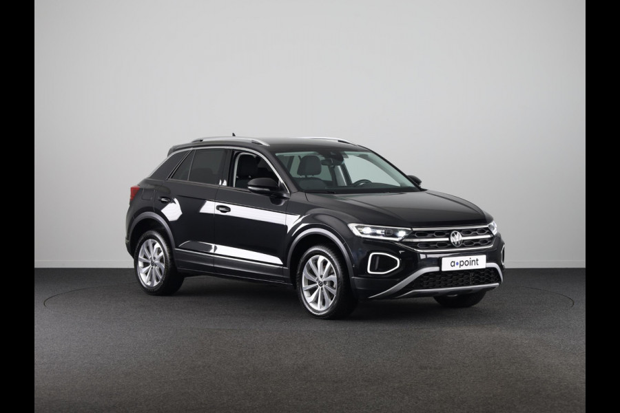 Volkswagen T-Roc 1.5 TSI Style 150 PK DSG | Private lease vanaf € 609,- pm | Trekhaak afneembaar | Navigatie | Stoel verwarming en massage | Leer/Alcantara |
