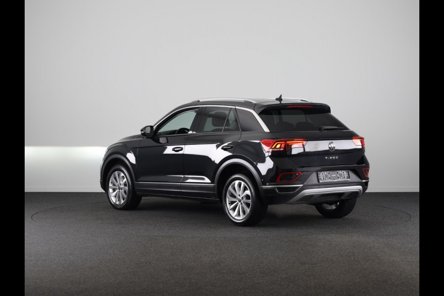 Volkswagen T-Roc 1.5 TSI Style 150 PK DSG | Private lease vanaf € 609,- pm | Trekhaak afneembaar | Navigatie | Stoel verwarming en massage | Leer/Alcantara |