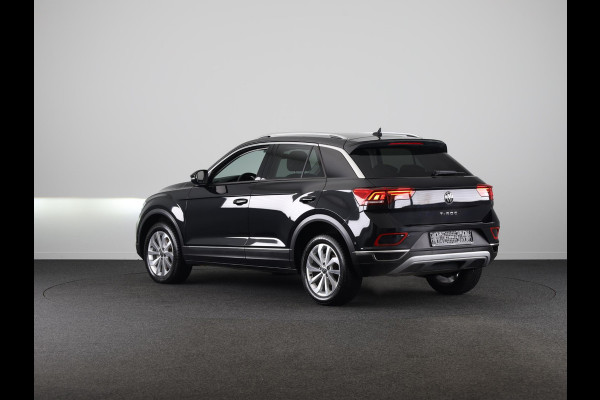 Volkswagen T-Roc 1.5 TSI Style 150 PK DSG | Private lease vanaf € 609,- pm | Trekhaak afneembaar | Navigatie | Stoel verwarming en massage | Leer/Alcantara |