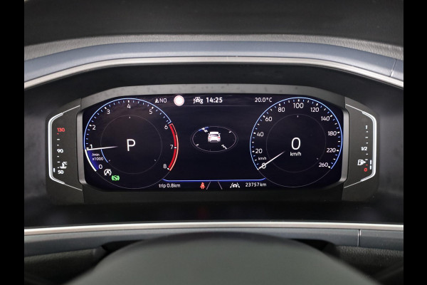 Volkswagen T-Roc 1.5 TSI Style 150 PK DSG | Private lease vanaf € 609,- pm | Trekhaak afneembaar | Navigatie | Stoel verwarming en massage | Leer/Alcantara |