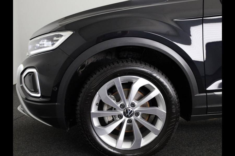 Volkswagen T-Roc 1.5 TSI Style 150 PK DSG | Private lease vanaf € 609,- pm | Trekhaak afneembaar | Navigatie | Stoel verwarming en massage | Leer/Alcantara |