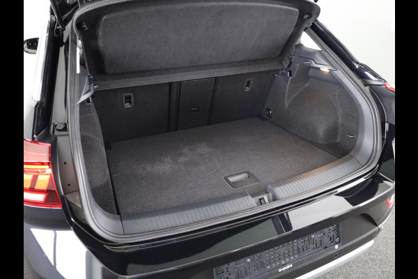 Volkswagen T-Roc 1.5 TSI Style 150 PK DSG | Private lease vanaf € 609,- pm | Trekhaak afneembaar | Navigatie | Stoel verwarming en massage | Leer/Alcantara |