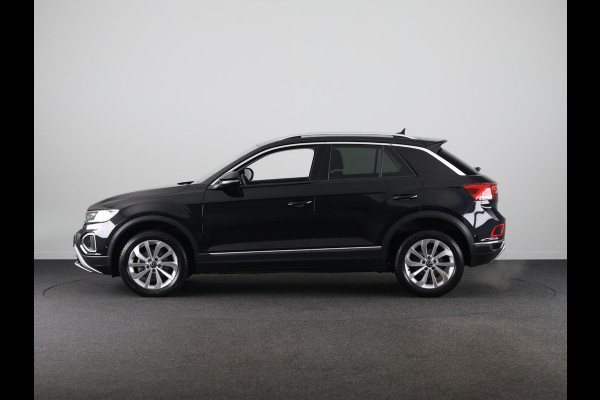 Volkswagen T-Roc 1.5 TSI Style 150 PK DSG | Private lease vanaf € 609,- pm | Trekhaak afneembaar | Navigatie | Stoel verwarming en massage | Leer/Alcantara |