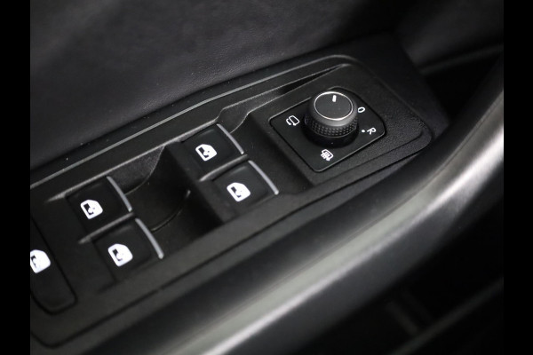 Volkswagen T-Roc 1.5 TSI Style 150 PK DSG | Private lease vanaf € 609,- pm | Trekhaak afneembaar | Navigatie | Stoel verwarming en massage | Leer/Alcantara |