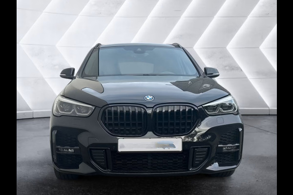 BMW X1 xDrive25e M-SPORT ** LED, NAVI+, PANORAMA, MEM, 19-inch LMV, H&K, HuD ** UNFALLFREI - Vol.Dealer Onderh.** ** INFORMEER OOK NAAR ONZE AANTREKKELIJKE FINANCIAL-LEASE TARIEVEN **