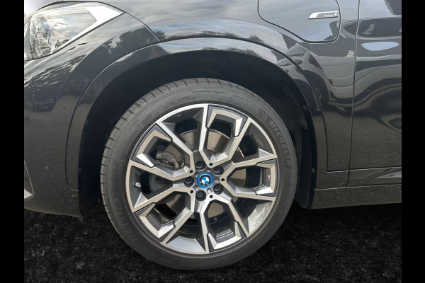 BMW X1 xDrive25e M-SPORT ** LED, NAVI+, PANORAMA, MEM, 19-inch LMV, H&K, HuD ** UNFALLFREI - Vol.Dealer Onderh.** ** INFORMEER OOK NAAR ONZE AANTREKKELIJKE FINANCIAL-LEASE TARIEVEN **