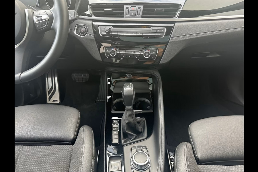 BMW X1 xDrive25e M-SPORT ** LED, NAVI+, PANORAMA, MEM, 19-inch LMV, H&K, HuD ** UNFALLFREI - Vol.Dealer Onderh.** ** INFORMEER OOK NAAR ONZE AANTREKKELIJKE FINANCIAL-LEASE TARIEVEN **