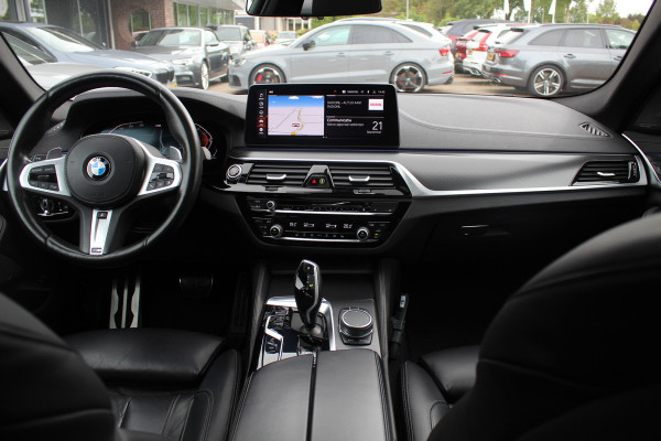 BMW 5 Serie 530i High Executive Edition / Schuifdak / 360Camera / 20'' / Keyless / Laser LED / Harman Kardon / Leder / Navigatie / Stuurverwarming / Dodehoek /