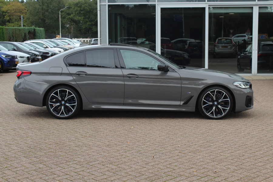 BMW 5 Serie 530i High Executive Edition / Schuifdak / 360Camera / 20'' / Keyless / Laser LED / Harman Kardon / Leder / Navigatie / Stuurverwarming / Dodehoek /