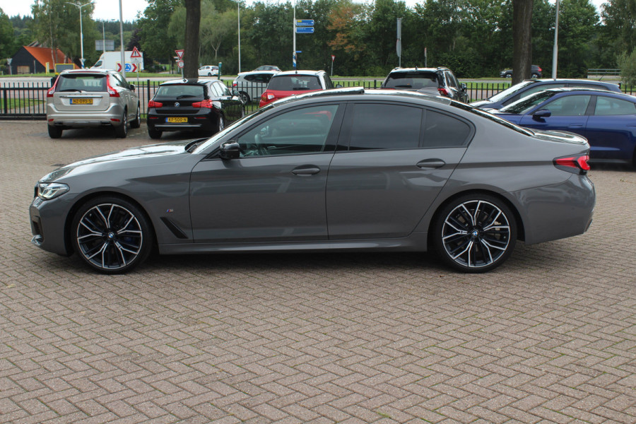 BMW 5 Serie 530i High Executive Edition / Schuifdak / 360Camera / 20'' / Keyless / Laser LED / Harman Kardon / Leder / Navigatie / Stuurverwarming / Dodehoek /