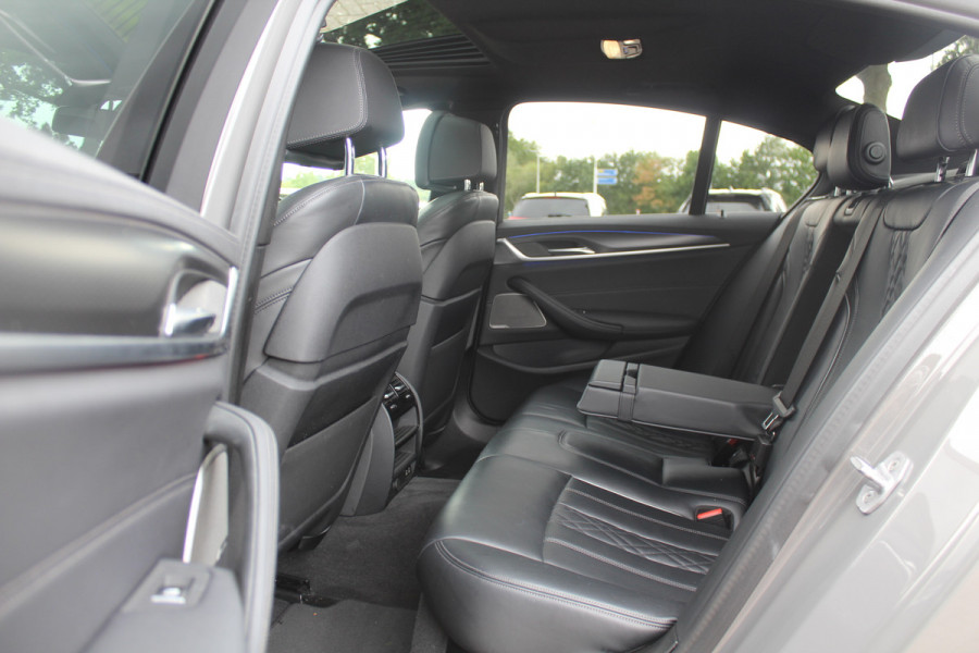 BMW 5 Serie 530i High Executive Edition / Schuifdak / 360Camera / 20'' / Keyless / Laser LED / Harman Kardon / Leder / Navigatie / Stuurverwarming / Dodehoek /