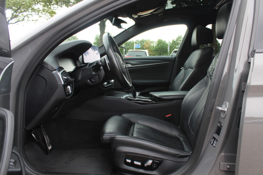 BMW 5 Serie 530i High Executive Edition / Schuifdak / 360Camera / 20'' / Keyless / Laser LED / Harman Kardon / Leder / Navigatie / Stuurverwarming / Dodehoek /