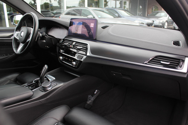 BMW 5 Serie 530i High Executive Edition / Schuifdak / 360Camera / 20'' / Keyless / Laser LED / Harman Kardon / Leder / Navigatie / Stuurverwarming / Dodehoek /