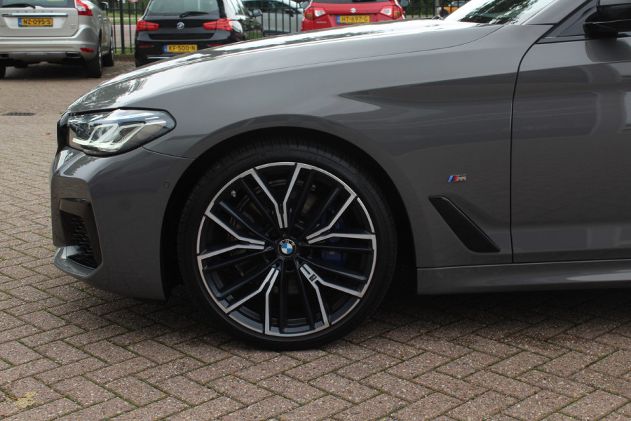 BMW 5 Serie 530i High Executive Edition / Schuifdak / 360Camera / 20'' / Keyless / Laser LED / Harman Kardon / Leder / Navigatie / Stuurverwarming / Dodehoek /