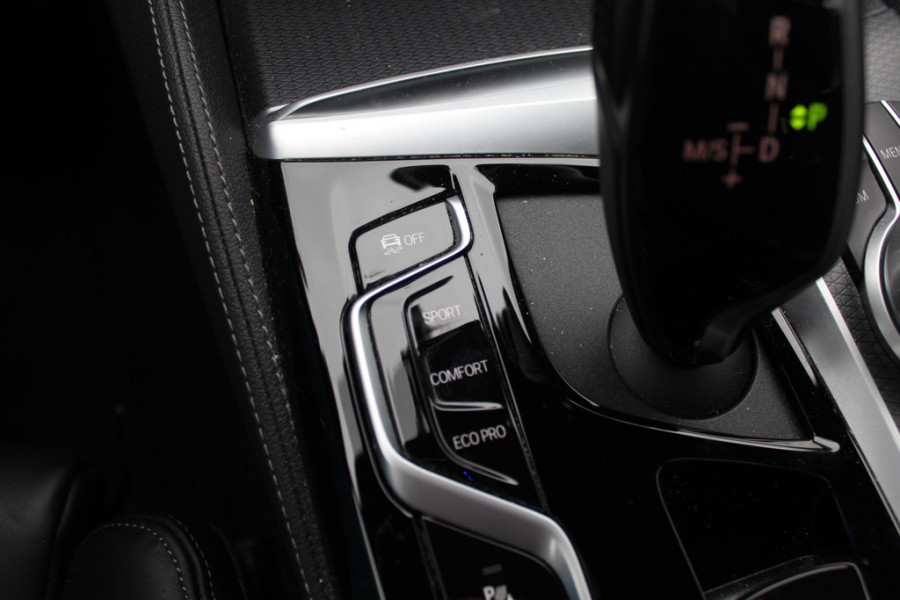 BMW 5 Serie 530i High Executive Edition / Schuifdak / 360Camera / 20'' / Keyless / Laser LED / Harman Kardon / Leder / Navigatie / Stuurverwarming / Dodehoek /