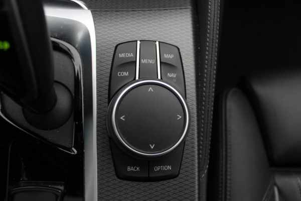 BMW 5 Serie 530i High Executive Edition / Schuifdak / 360Camera / 20'' / Keyless / Laser LED / Harman Kardon / Leder / Navigatie / Stuurverwarming / Dodehoek /