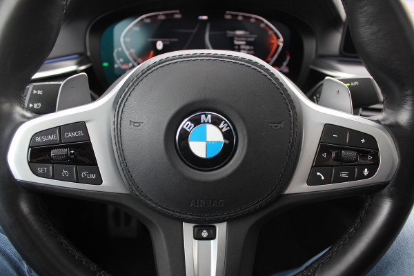 BMW 5 Serie 530i High Executive Edition / Schuifdak / 360Camera / 20'' / Keyless / Laser LED / Harman Kardon / Leder / Navigatie / Stuurverwarming / Dodehoek /