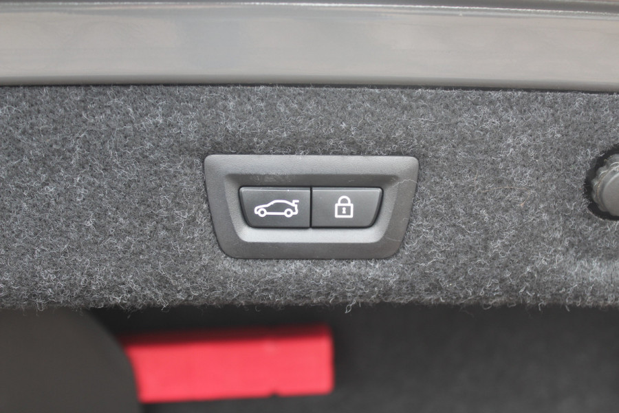 BMW 5 Serie 530i High Executive Edition / Schuifdak / 360Camera / 20'' / Keyless / Laser LED / Harman Kardon / Leder / Navigatie / Stuurverwarming / Dodehoek /