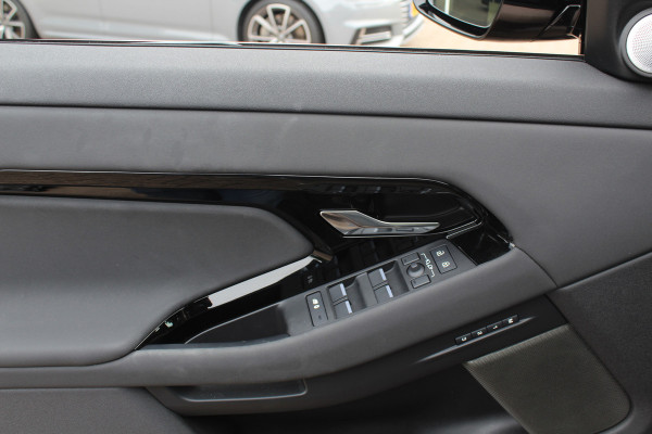 Land Rover Range Rover Evoque 1.5 P270e PHEV AWD Autobiography / Panoramadak / 360Camera / Luxe Leder / 20'' / Meridian / Keyless / Sfeerverlichting / Dodehoek / DAB / ACC / Stoelverwarming 4x / Stuurverwarming
