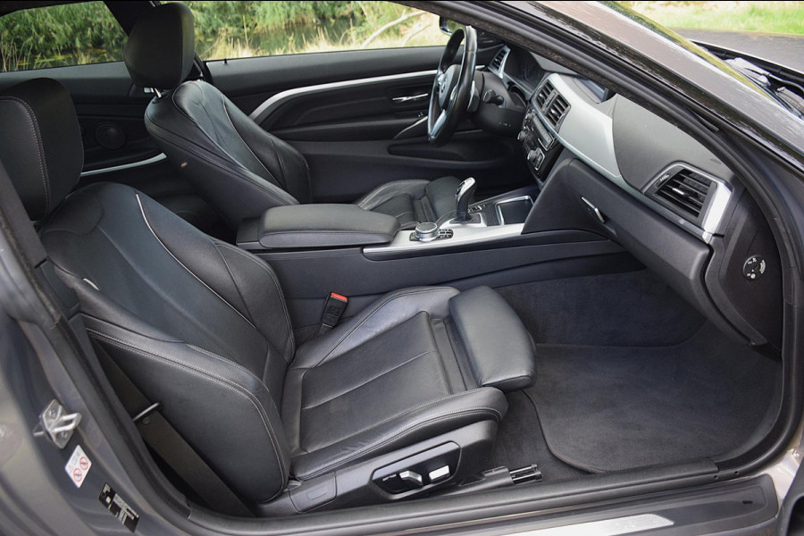 BMW 4 Serie Coupé 420i High Executive*M- Performance Pakket*Keyless*Carplay*