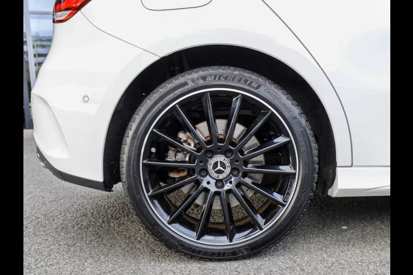 Mercedes-Benz A-Klasse 250e AMG ** LED, MBUX+, DISTRONIC, PANORAMA, 2 zone AIRCO, 19-inch LMV, NIGHT ** 1e EIG - UNFALLFREI ** ** INFORMEER OOK NAAR ONZE AANTREKKELIJKE FINANCIAL-LEASE TARIEVEN **
