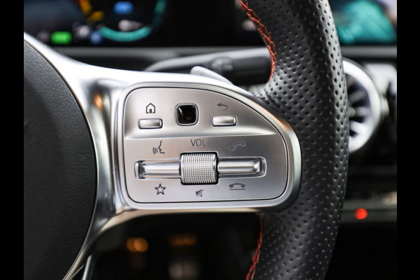 Mercedes-Benz A-Klasse 250e AMG ** LED, MBUX+, DISTRONIC, PANORAMA, 2 zone AIRCO, 19-inch LMV, NIGHT ** 1e EIG - UNFALLFREI ** ** INFORMEER OOK NAAR ONZE AANTREKKELIJKE FINANCIAL-LEASE TARIEVEN **