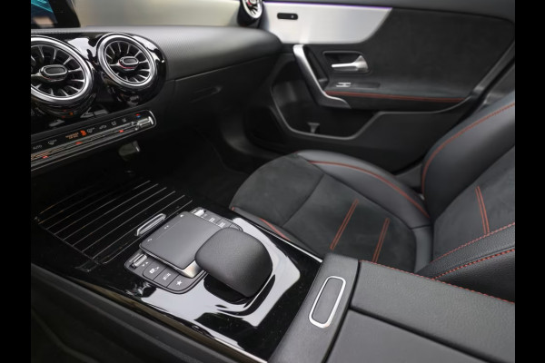 Mercedes-Benz A-Klasse 250e AMG ** LED, MBUX+, DISTRONIC, PANORAMA, 2 zone AIRCO, 19-inch LMV, NIGHT ** 1e EIG - UNFALLFREI ** ** INFORMEER OOK NAAR ONZE AANTREKKELIJKE FINANCIAL-LEASE TARIEVEN **