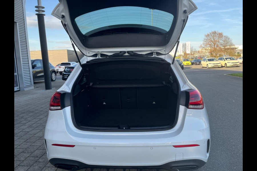 Mercedes-Benz A-Klasse 250e AMG ** LED, MBUX+, DISTRONIC, PANORAMA, 2 zone AIRCO, 19-inch LMV, NIGHT ** 1e EIG - UNFALLFREI ** ** INFORMEER OOK NAAR ONZE AANTREKKELIJKE FINANCIAL-LEASE TARIEVEN **