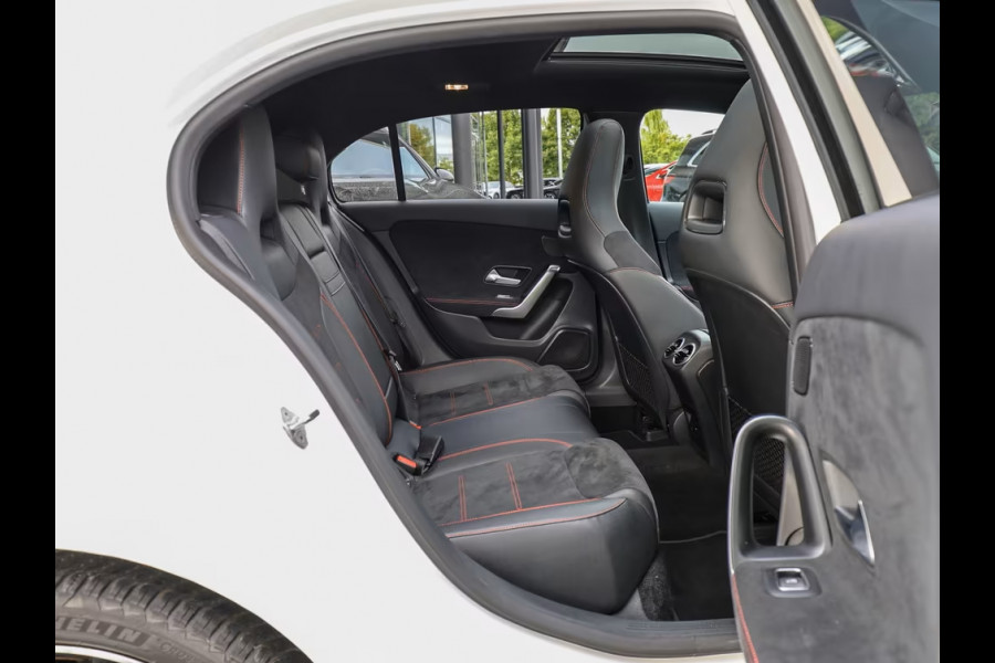 Mercedes-Benz A-Klasse 250e AMG ** LED, MBUX+, DISTRONIC, PANORAMA, 2 zone AIRCO, 19-inch LMV, NIGHT ** 1e EIG - UNFALLFREI ** ** INFORMEER OOK NAAR ONZE AANTREKKELIJKE FINANCIAL-LEASE TARIEVEN **
