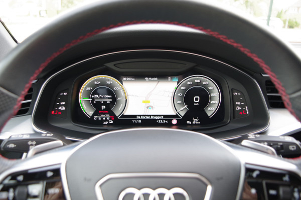 Audi A6 Avant 55 TFSI e Quattro Pro Line S-Line Competition 367 PK PHEV, Panoramadak, Trekhaak, Matrix LED, 360 Camera