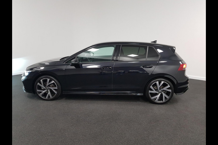 Volkswagen Golf 1.5 eTSI 150pk DSG R-Line | DEMO ! | Climate Control | Camera | Parkeer sensoren | Led+IQ light | 18"Lichtmetalen Velgen | Trekhaak | Winter pakket | Digitale Cockpit
