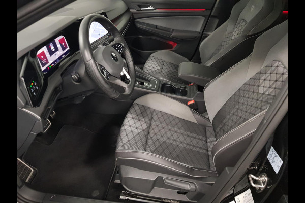 Volkswagen Golf 1.5 eTSI 150pk DSG R-Line | DEMO ! | Climate Control | Camera | Parkeer sensoren | Led+IQ light | 18"Lichtmetalen Velgen | Trekhaak | Winter pakket | Digitale Cockpit