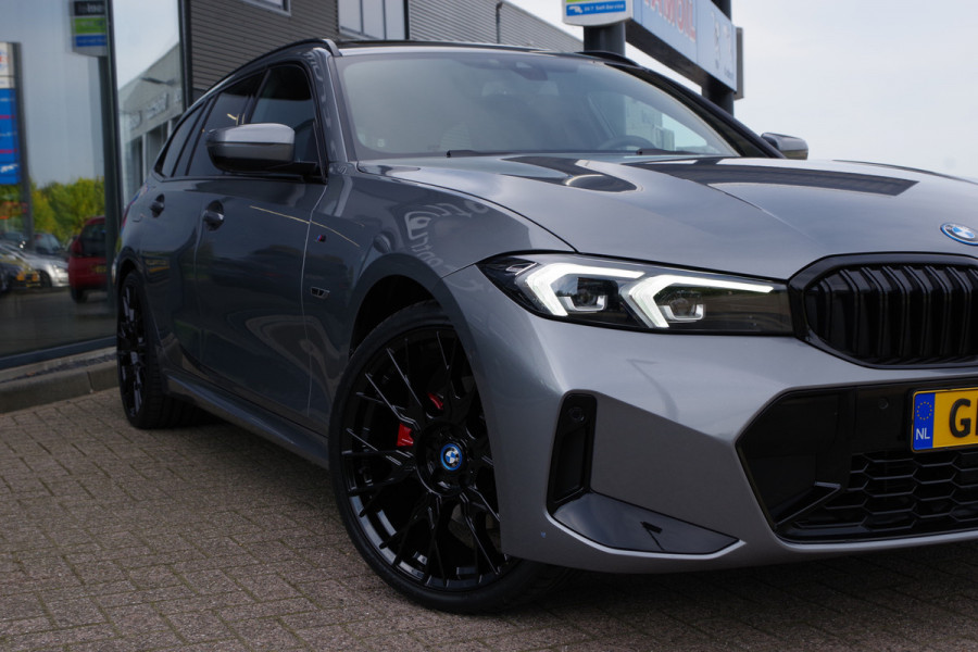 BMW 3 Serie Touring 320e M-Sport 204 PK PHEV, Panoramadak, Camera, Memory, Head-Up