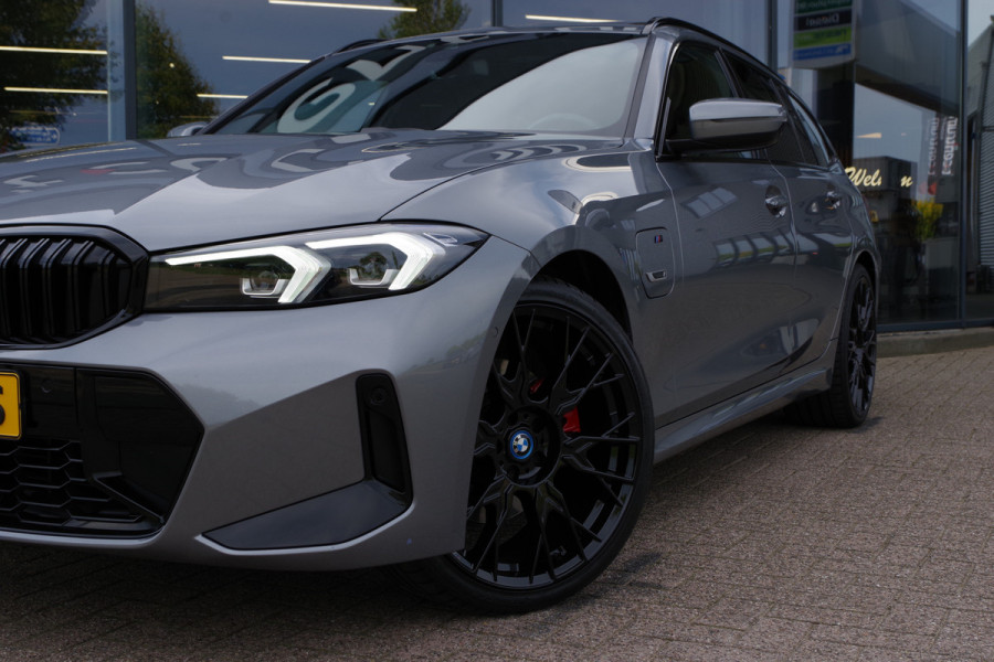 BMW 3 Serie Touring 320e M-Sport 204 PK PHEV, Panoramadak, Camera, Memory, Head-Up