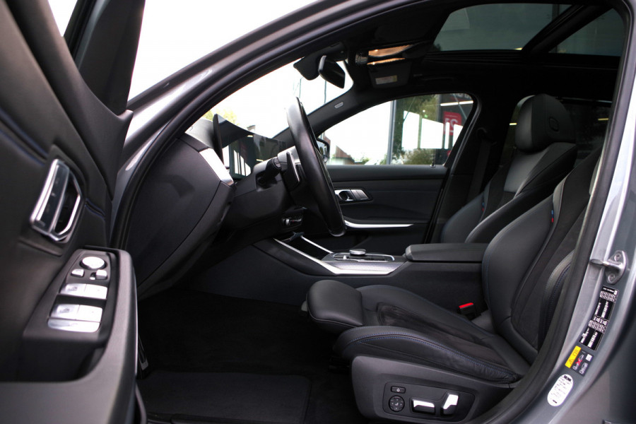 BMW 3 Serie Touring 320e M-Sport 204 PK PHEV, Panoramadak, Camera, Memory, Head-Up