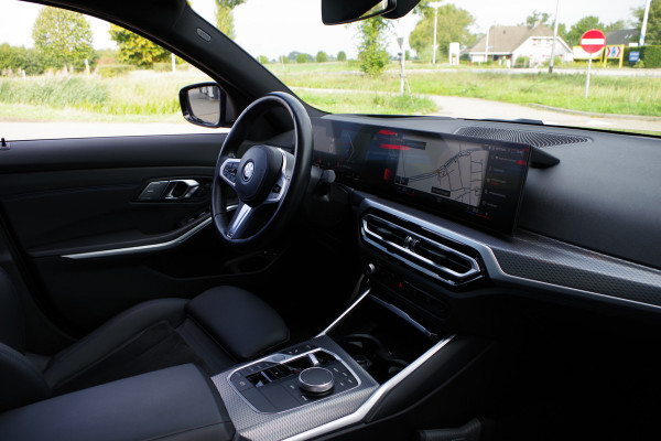 BMW 3 Serie Touring 320e M-Sport 204 PK PHEV, Panoramadak, Camera, Memory, Head-Up