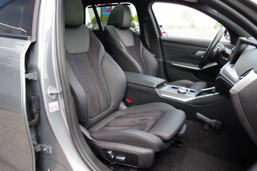 BMW 3 Serie Touring 320e M-Sport 204 PK PHEV, Panoramadak, Camera, Memory, Head-Up