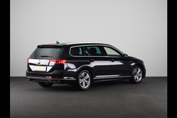 Volkswagen Passat Variant 1.5 TSI R-Line Business 150 PK DSG | Verlengde garantie | Navigatie | Parkeercamera |