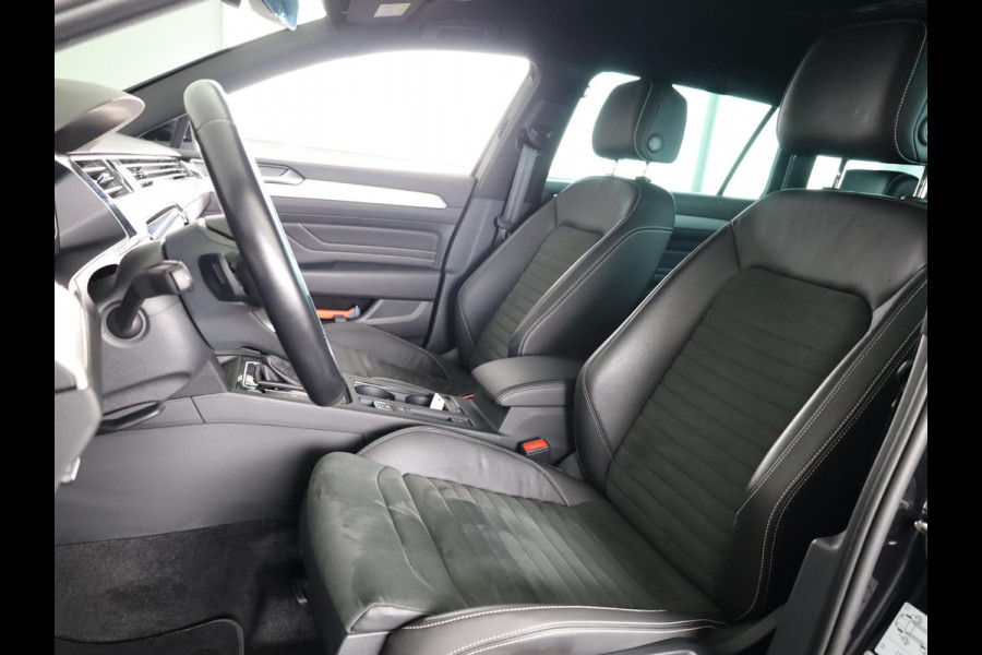Volkswagen Passat Variant 1.5 TSI R-Line Business 150 PK DSG | Verlengde garantie | Navigatie | Parkeercamera |