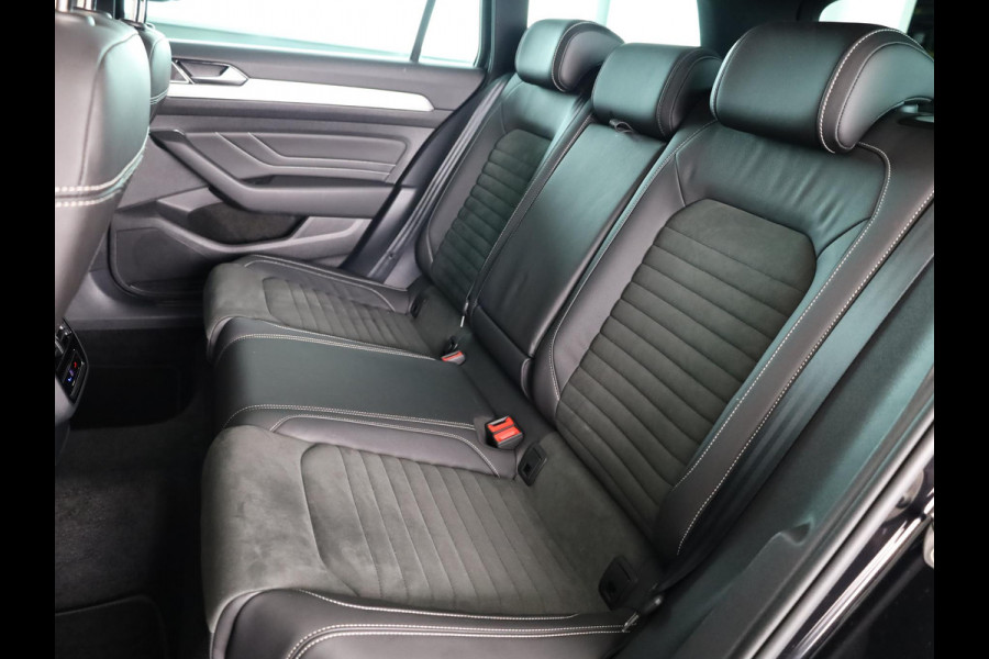 Volkswagen Passat Variant 1.5 TSI R-Line Business 150 PK DSG | Verlengde garantie | Navigatie | Parkeercamera |