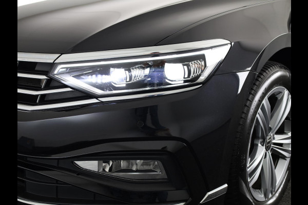 Volkswagen Passat Variant 1.5 TSI R-Line Business 150 PK DSG | Verlengde garantie | Navigatie | Parkeercamera |