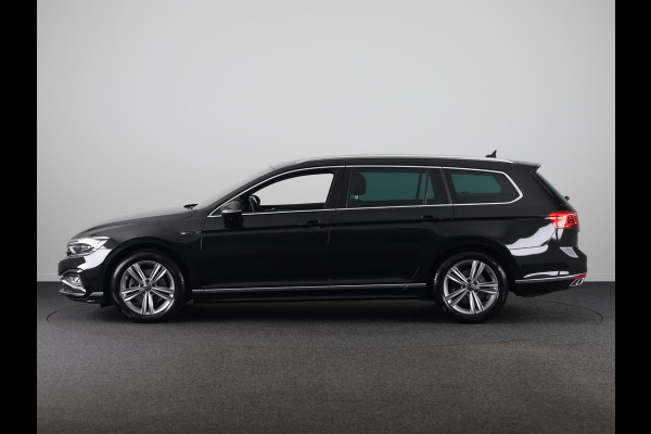 Volkswagen Passat Variant 1.5 TSI R-Line Business 150 PK DSG | Verlengde garantie | Navigatie | Parkeercamera |