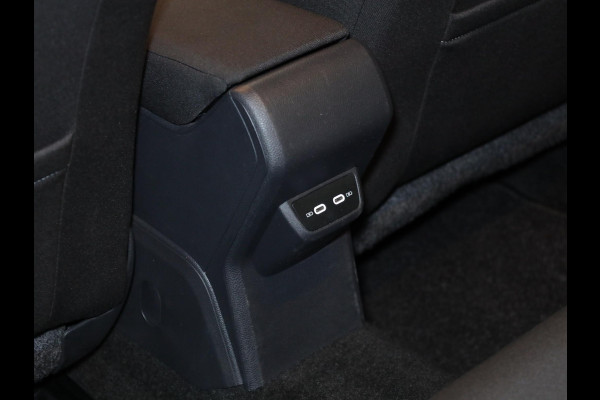 Volkswagen Polo 1.0 TSI R-Line Edition 95 pk | Navigatie via App | Parkeersensoren | Achteruitrijcamera | Adaptieve cruise control | Apple Carplay/Android Auto |