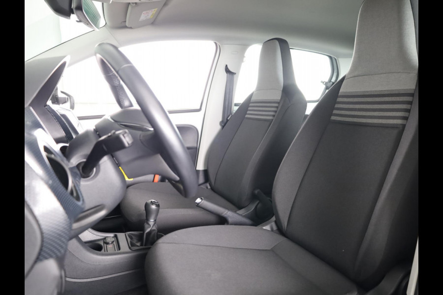 Volkswagen up! 1.0 65 pk | Verlengde garantie | Navigatie via App | Autom. airco | Cruise control | Parkeersensoren achter | Achteruitrijcamera |