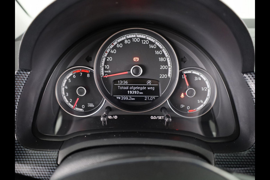 Volkswagen up! 1.0 65 pk | Verlengde garantie | Navigatie via App | Autom. airco | Cruise control | Parkeersensoren achter | Achteruitrijcamera |