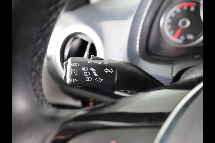 Volkswagen up! 1.0 65 pk | Verlengde garantie | Navigatie via App | Autom. airco | Cruise control | Parkeersensoren achter | Achteruitrijcamera |
